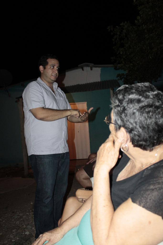 RedPorSincelejo's tweet photo. Es valioso el aporte de la gente en las reuniones a que asistimos. Únete a la Red #FirmeporSincelejo #FirmeconJacobo http://t.co/g5C2WTZKYD
