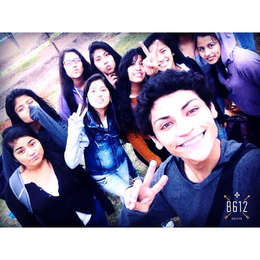GhersiRomero's tweet photo. Amigoooos ❤️
#academia #aduni #momentos #ustedes #unidos #068 💕 http://t.co/vCNrH1OpUt