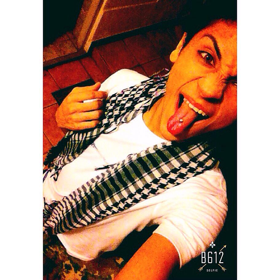 GhersiRomero's tweet photo. Hablar de las personas es hablar de uno mismo.

#SeFelizynotefijesenelResto ✌️ http://t.co/8JDUtp8XAj