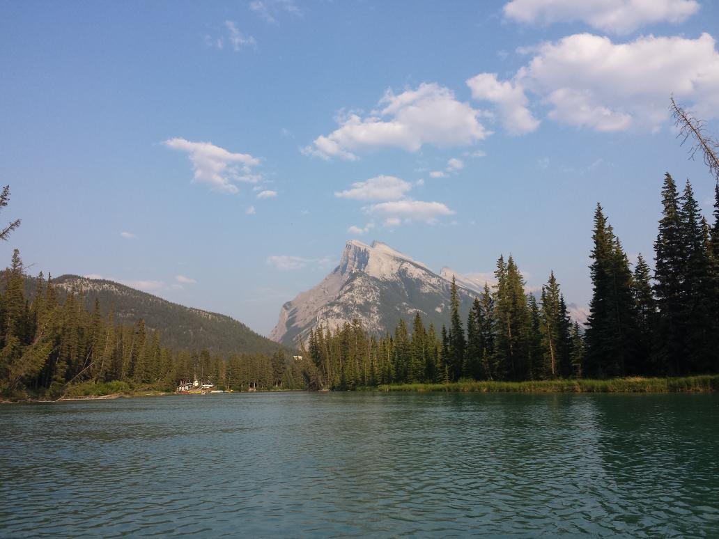 WCoastDiscover's tweet image. Paddling along the Bow River is the best way to see the mountains of #MyBanff @BanffNP @TravelAlberta @ExploreCanada