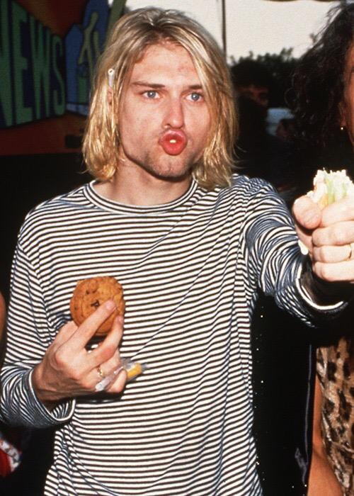 ppleating's tweet image. 