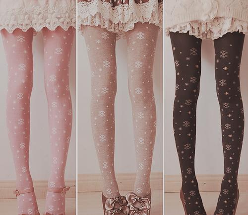 ট ইট র 深山 みやま 脚細くなりたいー かかと上げ運動とマッサージでがんばってます メディキュット も古くなったから新しいの 夏素材 欲しい メディ の寿命は約３ヶ月だそうです 知らなかった 細い足首でハイヒールが履きたいの