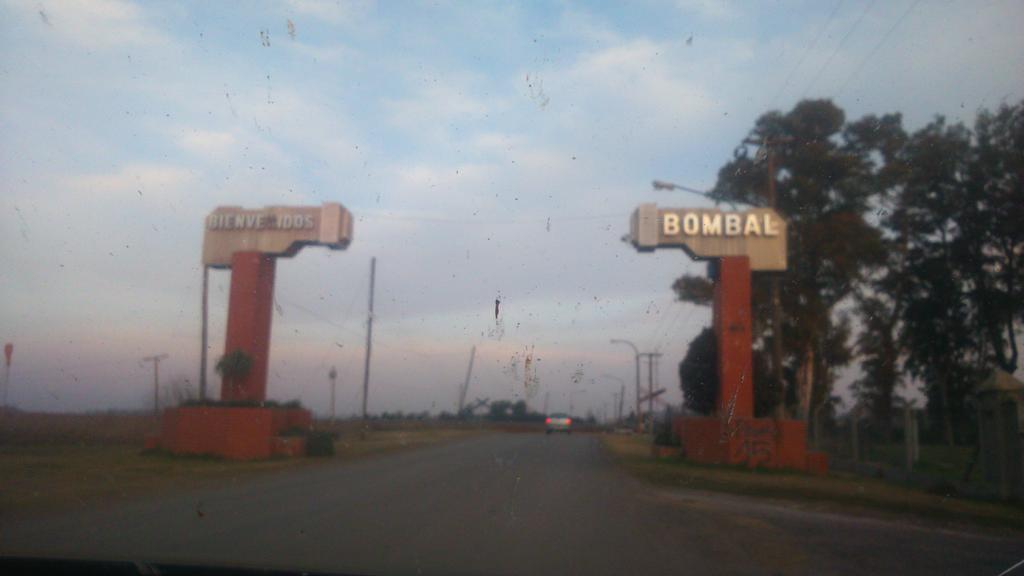 macanudocba's tweet photo. @c3saro @pericopelayo jajaj leer este twit estando en Bombal es lo más paranormal que me paso en el año! http://t.co/bVp1Fs97bp