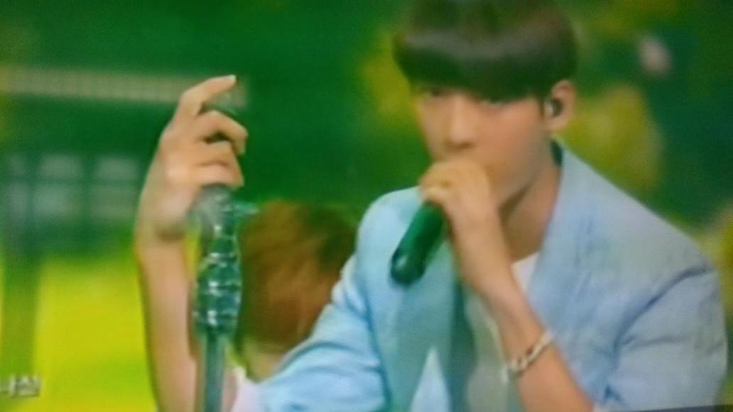lim_muyly's tweet photo. @OFFICIALBTOB @BTOBSTORY @BTOB_Official BTOB on Music Bank ^_^ http://t.co/j3P6wCdFYh
