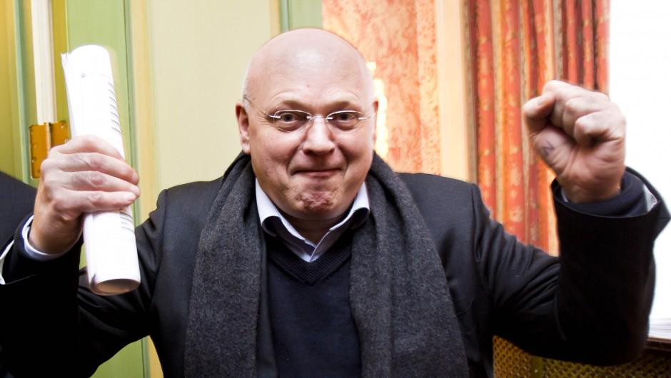 Klassekampen kan få mange millioner kroner mer å rutte med i år journalisten.no/2015/07/klasse…