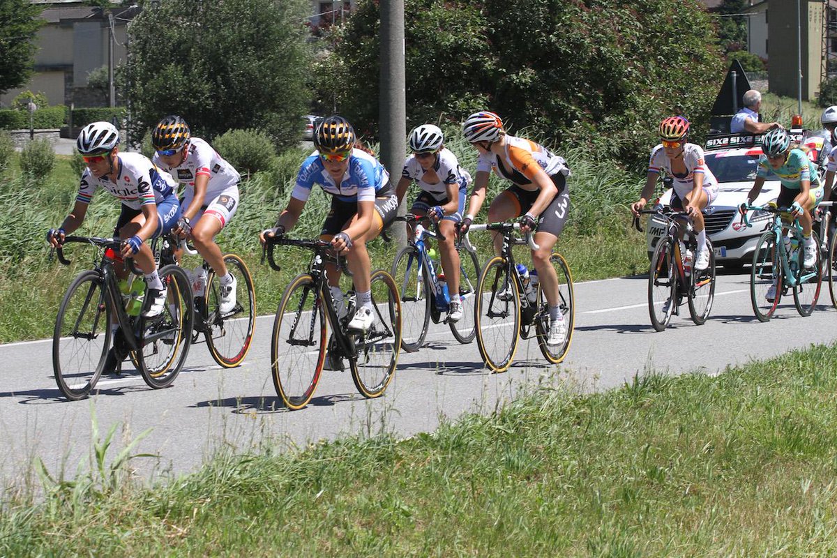 Equipe_PauleKa's tweet photo. #FightingForPink. 3 days to go. RT to show your support for @ashleighcycling and the girls #GiroRosa2015 http://t.co/WGsWHlyriC