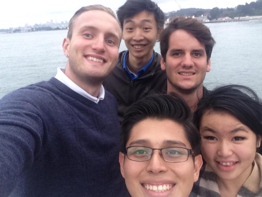 FreeTradeWorks's tweet image. #libertyis a 3 Californians, 1 Floridians, and 1 Guatemalan taking a selfie in SF (: 

#libertyconnect
