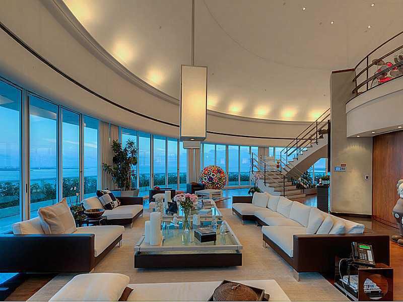 DiegoMendez9999's tweet photo. @g_johnson777 me and my amigo just chilling in this penthouse, cheers man for getting me out of Mexico http://t.co/WfpbTQMt8d