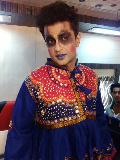 indiaforums's tweet photo. .@aamirDdalvi to don a puppet in @LifeOKShapath 
http://t.co/wHZGPpf5Jk
@LifeOKTV http://t.co/KM4yCaryJr