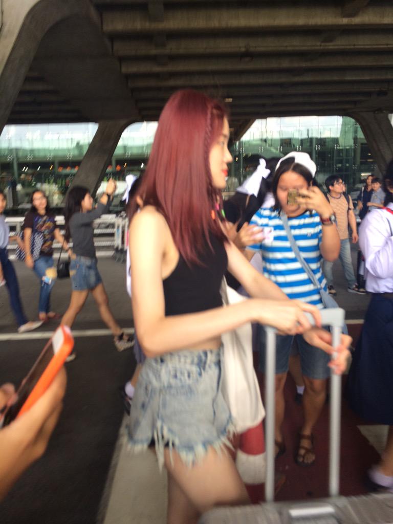 peppernamsouth's tweet image. ไม่ใส่เครดิตแม่งละ ดึกดนได้คลิป เอาแดนเซอร์คนอื่นไปก่อน คือหุ่นดีมากกกกกก โอ้ยยยยยใกล้มากบอกเลย #BIGBANGMADEinBKK