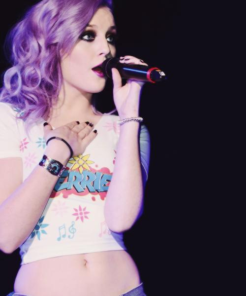 HAPPY BIRTHDAY PERRIE EDWARDS!!!! ...:) :D 