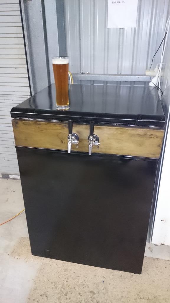 abcross's tweet photo. #keezer finally finished http://t.co/cgxJxSywwF