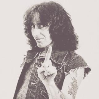  :  | Happy belated bday Bon Scott!!!!!!!!!!!!!!! why am i always late for birt 