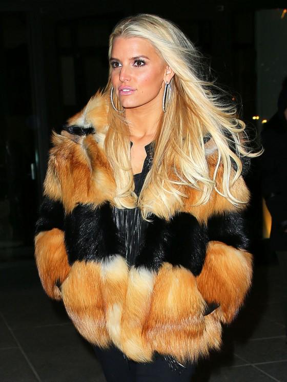 A happy FURRY BIRTHDAY  to American singer, songwriter, actress and reality television personality Jessica Simpson. 