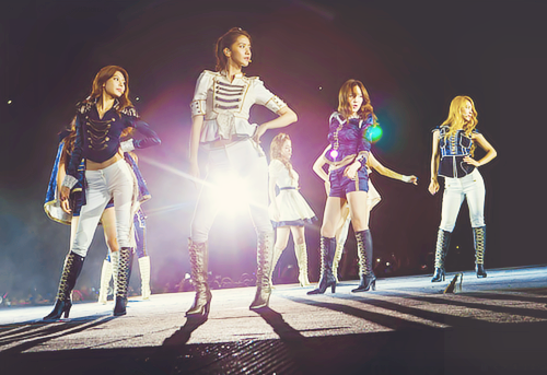 angelnikoru's tweet photo. We're born to win better tell all your friends
#TeenChoice for #ChoiceInternationalArtist is @GirlsGeneration http://t.co/07EXCyGdgD