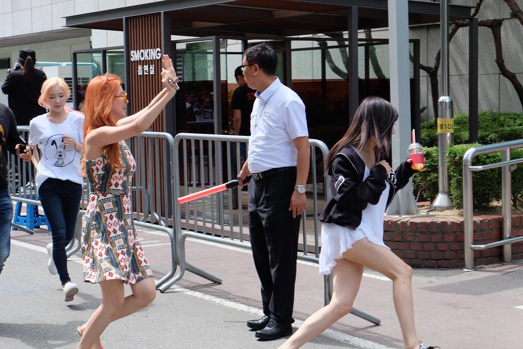 [PIC][10-07-2015]Hình ảnh mới nhất từ chuỗi hoạt động quảng bá cho đĩa đơn "PARTY" của SNSD CJii-xAUwAEscXY