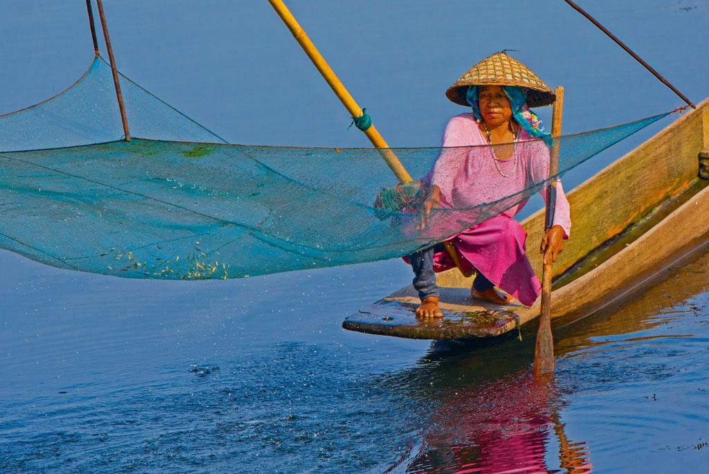 NGTIndia's tweet photo. Of red-hot chillies &amp; floating islands: Dy. Ed @nehadara on navigating magical #Manipur http://t.co/rG35AC7e0e #India http://t.co/0cbmR1wHjF