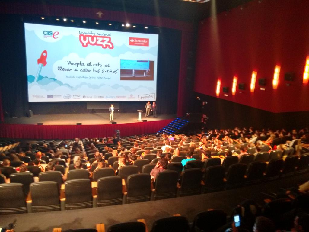 lgaruiz's tweet photo. #FF @Yuzzing: Ya estamos aquí disfrutando de la gran mañana del #YUZZday!! http://t.co/GlMiCLls5T