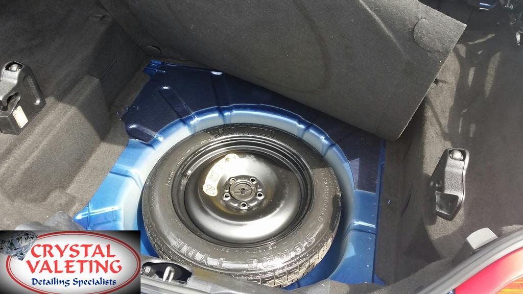 Machien Glaze Polish with Full Interior Valet..