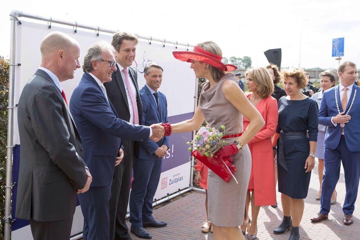 cliqid_web's tweet photo. Trotse sponsor van het Leontienhuis. Gisteren officieel geopend door Maxima. En een hand voor onze @pim_advice! http://t.co/HyIUy3hGoW