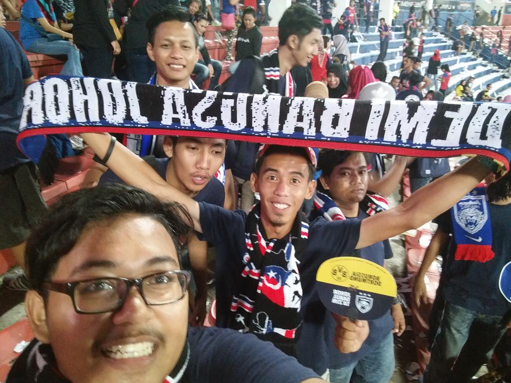 udagemok's tweet photo. Perlawan bersejarah...
#boyofstraits
#bosfamilia http://t.co/x9MGjRhzae