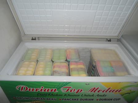 DurianDaisy's tweet photo. Ready Stok! 

Pancake Durian. 

Order: 08122423222 / 23842716 http://t.co/4D4NGZ6zPT
