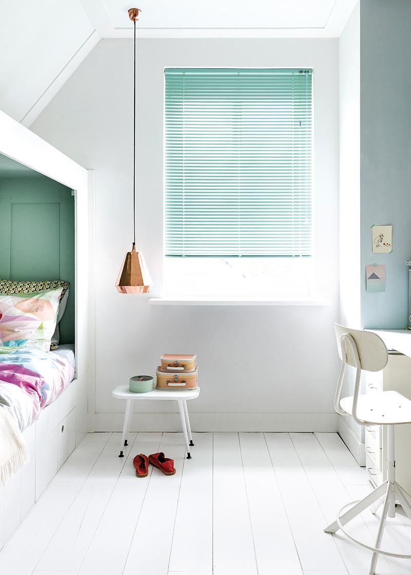 Breng #kleur in je #interieur met de #raamdecoratie! Welke #kleur zoekt u? Wij #adviseren u graag in onze #winkel.