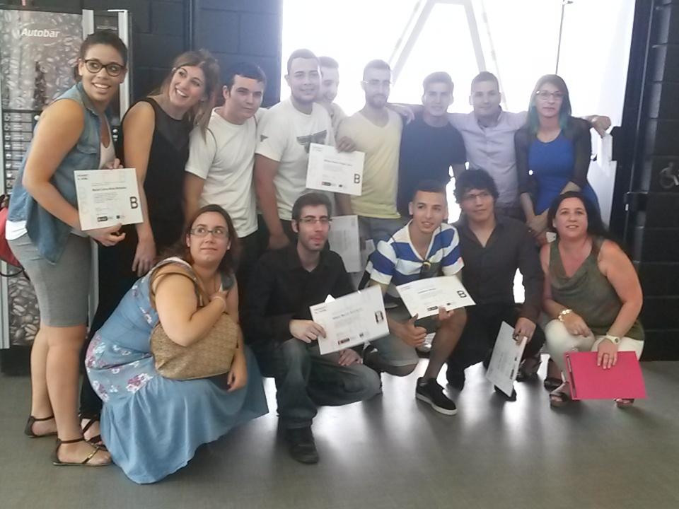 DuesoPilar's tweet photo. Emoció i felicitat! Final de programa @barcelonactiva @beessport Olga Comabella Meritxell Ribalta http://t.co/cFxDzyEjYK