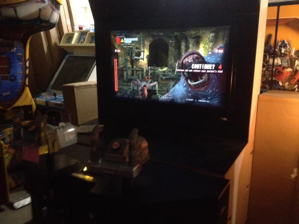 lilianechlela's tweet photo. Because this part of my job is awesome: Just tried 4D arcade at our warehouse that makes you sht ur pants #darkEscape http://t.co/ezA6rPVGpj