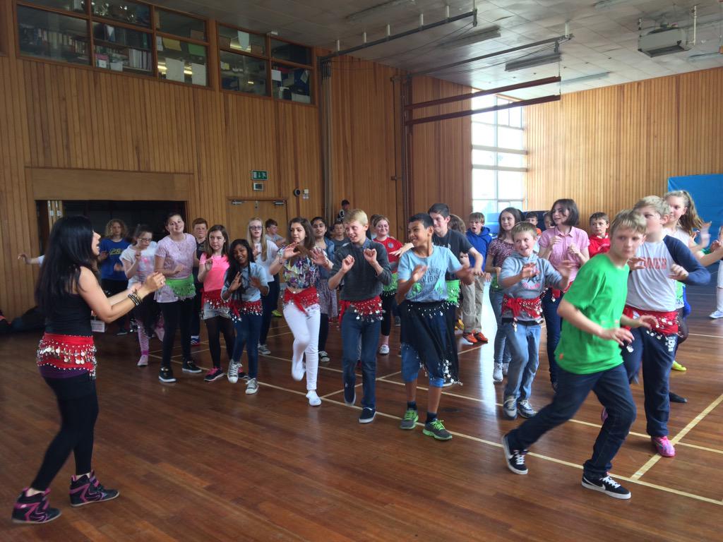 MissV_Young's tweet photo. A bit of Bhangra @Rossett yr7? #RossOT http://t.co/ZWVPcUFF8B