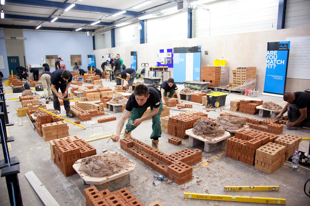 matchfitskills's tweet photo. In May we had 3 finals, Brickwork, Horticulture and Engineering #Matchfit http://t.co/wuAltUoo5q