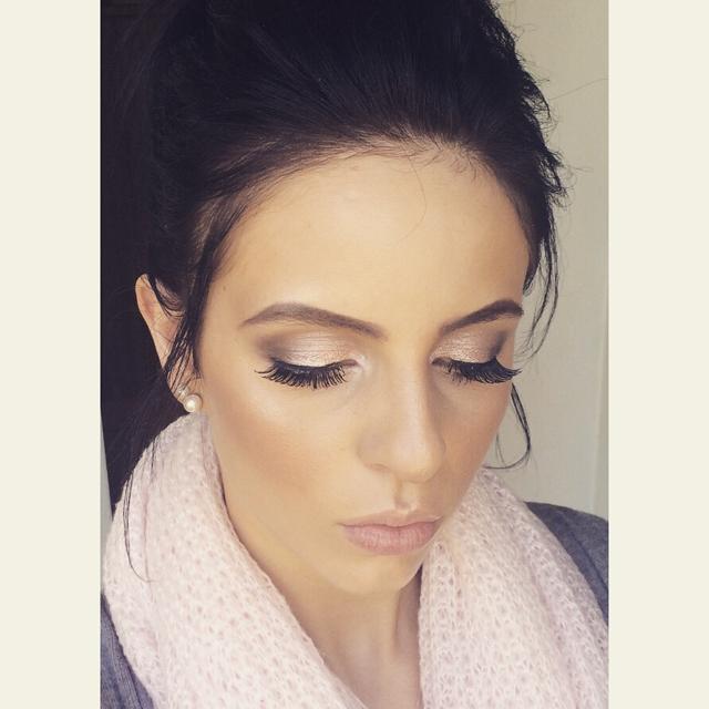 MakeupBianca's tweet photo. Drugstore can look just as good as high end.... 💄#EssenceCosmetics #Bourjois #Maybeline http://t.co/7K1yqEwosV