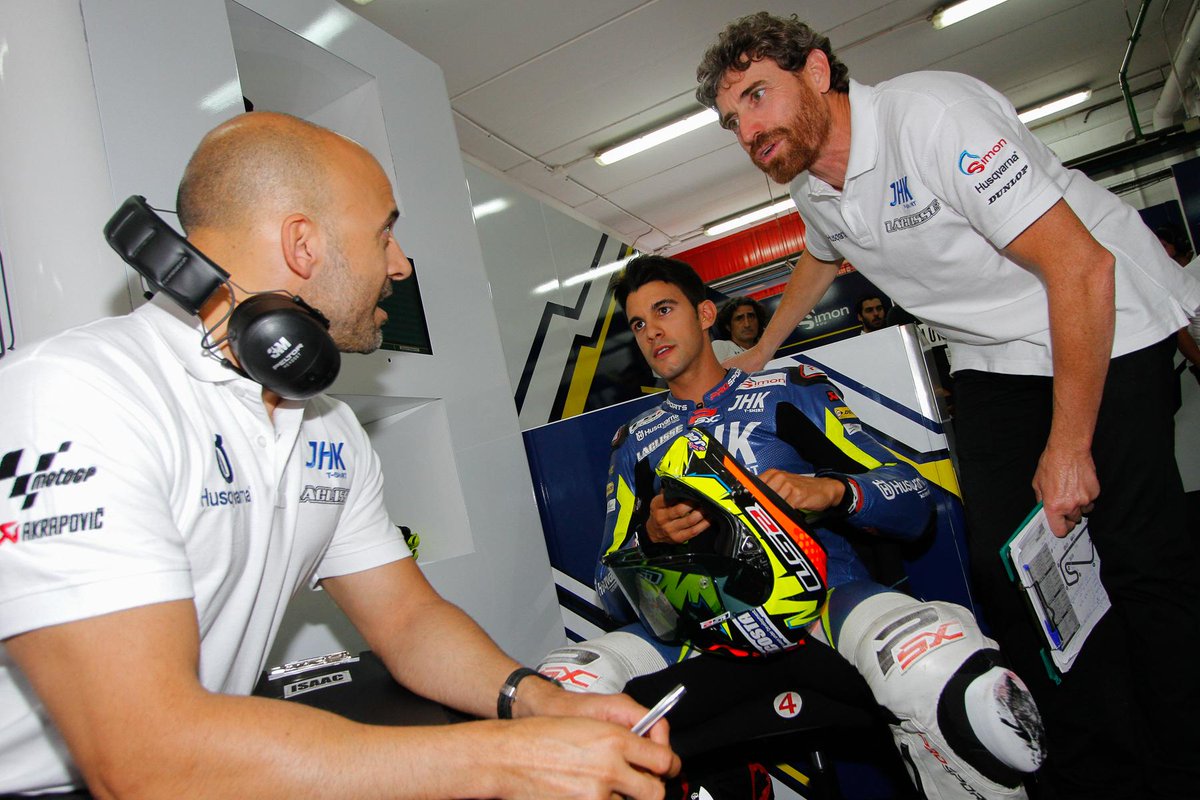 TeamLaGlisse's tweet image. 17 grados en el ambiente y 33 en asfalto antes del inicio FP2 #Moto3 ¿Preparados @ISAAC_VINYALES y @MariiaHerrera_6?