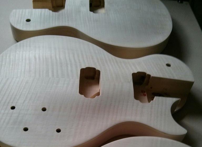 code18's tweet image. Est-ce malsain de posséder autant de guitares? bit.ly/1LZEbtZ