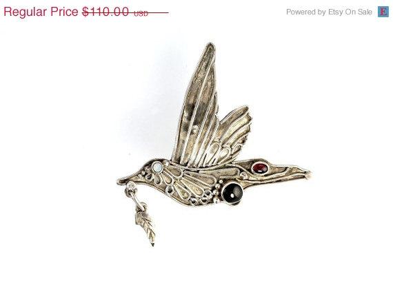 yourgreatfinds's tweet image. 36% OFF SALE Sterling Silver Hummingbird Pin etsy.me/1dPZU8E #Etsy #voguet #Killercool