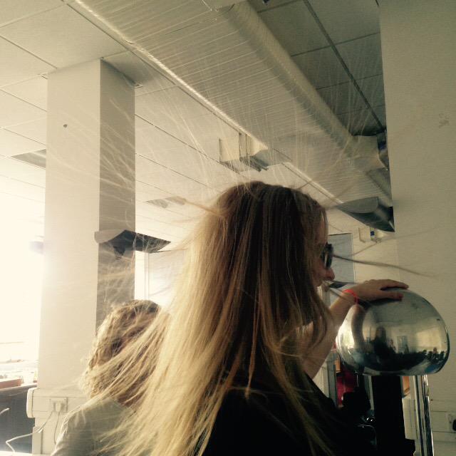 PantoScience's tweet photo. Lots of fun testing out the Van de Graaff generator today! #WomeninSTEM #edfringe2015 @ARfringe #PantoScience http://t.co/fHfBNfS38j