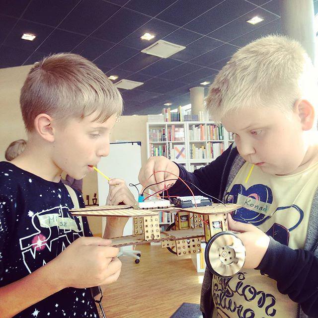 insta_arduino's tweet image. ift.tt/1HhGx11 - #lofirobot #akademiapanatechnika #arduino #robots by lo_fi_robo… ift.tt/1HS0eA8