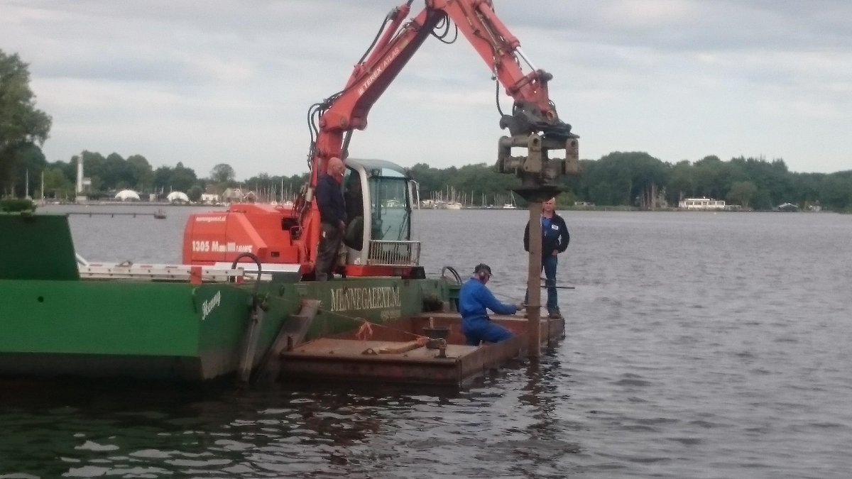EcoWatch_'s tweet photo. De paal voor de EcoWatch is geplaatst. https://t.co/XTx4lMKjwI http://t.co/mzHAUZAMSF