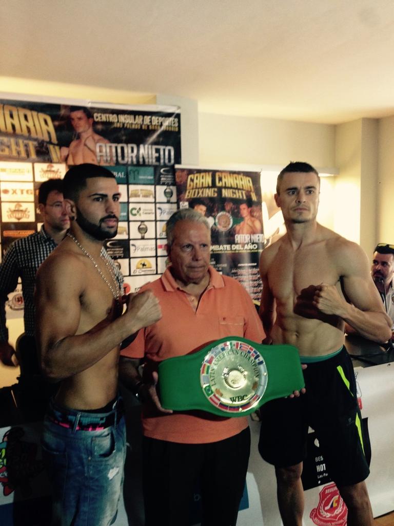 nieto_aitor's tweet photo. Pesaje ok. Mañana a partir de las 20:30h velada en el centro insular de deportes de gran Canarias. http://t.co/IaTT9K4mmA