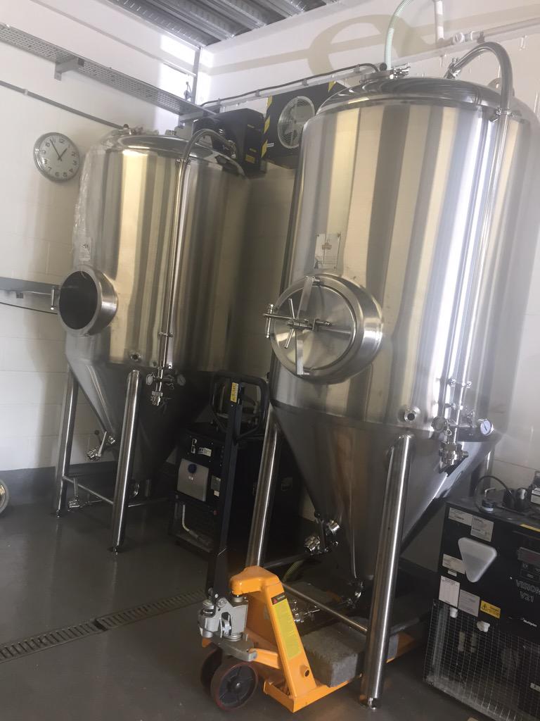 2 brand new 1000 litre fermentation tanks safely arrived today! Thanks <a href="/BrewingVessels/">Brewing Vessels Ltd</a> #brewlab #beer