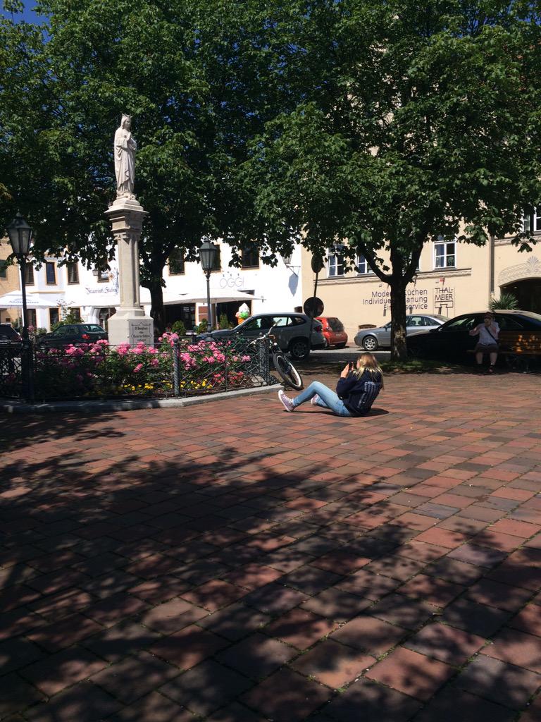 Behind the scenes of our last photo!!