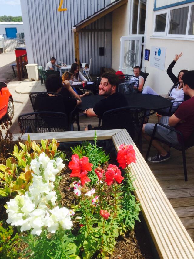 LRLettings's tweet image. Young People enjoying the sunshine b4 their workshops @Hammyt3 looking good!!@BigLotteryWales #randomzprogress