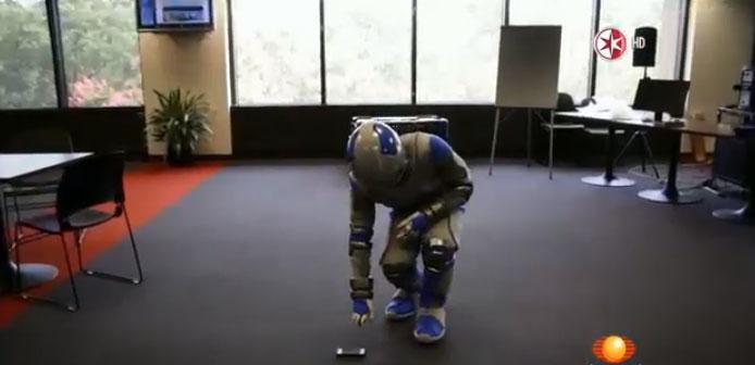 nmas's tweet image. #PrimeroNoticias 'R70i', el traje que se inventó para que los jóvenes experimenten qué se siente tener 70 años