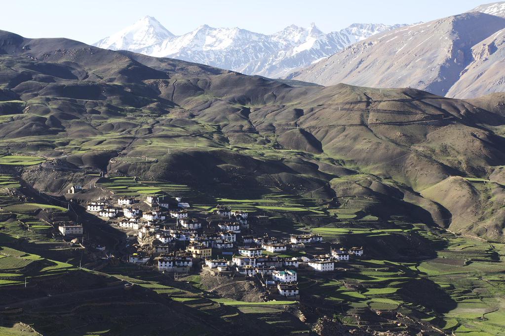 CFigueres's tweet photo. Our #climatephoto of the week shows a mountain village in India which has gone #solar http://t.co/BYe3NifUhh http://t.co/tWF4LFqKvA