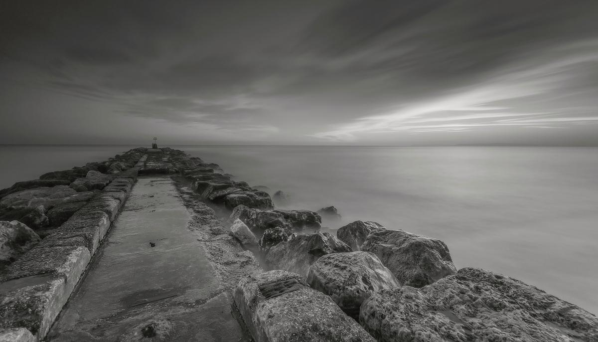 Seb_Grab's tweet image. B&amp;amp;W from Hengistbury head, Dorset, UK