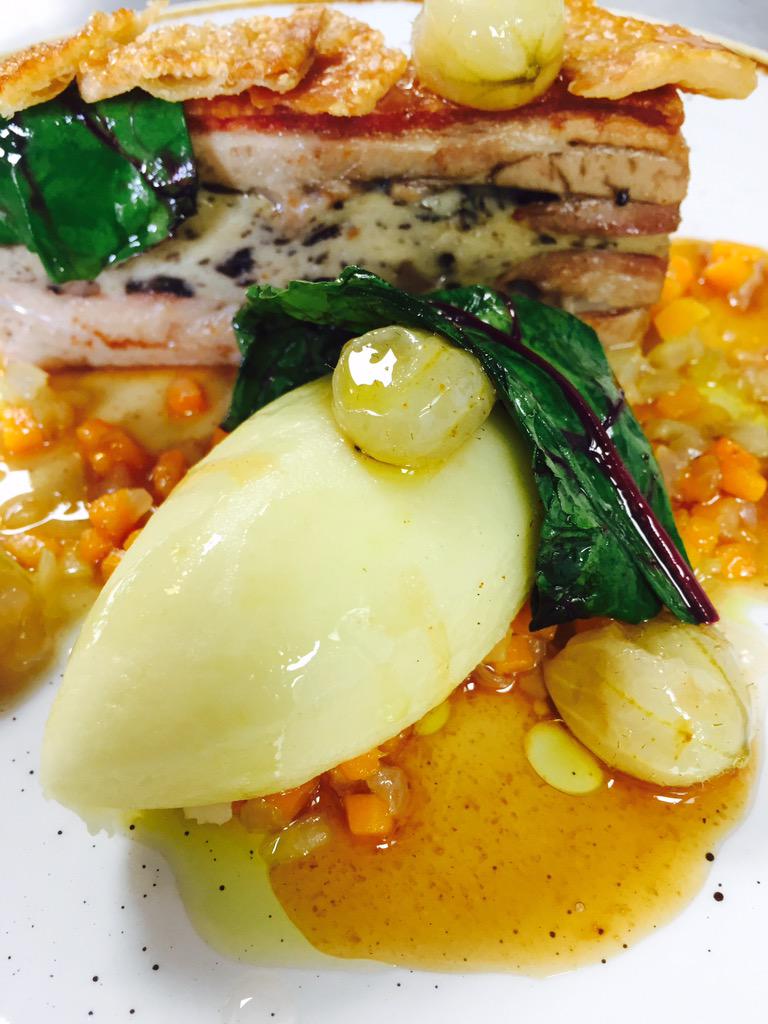 Stuffed suckling pork belly with truffle mash and gooseberries.
#special