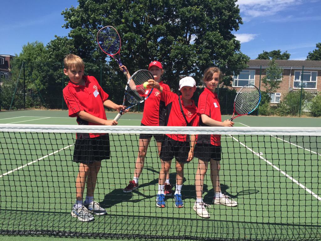 AMSoccerSchool's tweet photo. Good Luck @andy_murray from all the pupils at Wimbledon Park Primary School!! http://t.co/UZ3zOVprK3