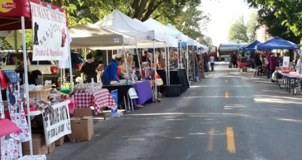 ReDecaturTweets's tweet image. Art and Animal Celebration street fair by Re:Decatur News bit.ly/1HhSpA3