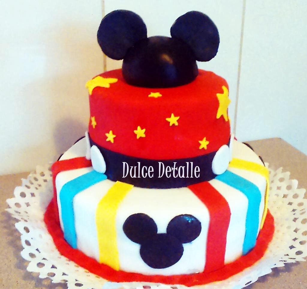 Torta Mickey Mouse. #DulceDetalle RT! <a href="/DonDatos/">Publicidad Chile</a>