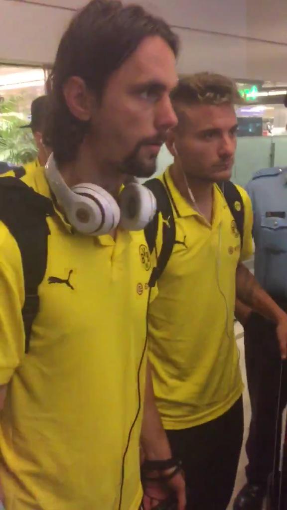 ashkhannnn's tweet photo. erik durm , subotic , immobile , piszczek , hummels , reus 😍😍 got all their autographs over the past 3 days !! http://t.co/8pP8MgLOIU